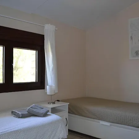 Spacious With Pool Holiday home *