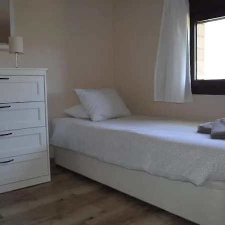 Spacious With Pool Algamitas