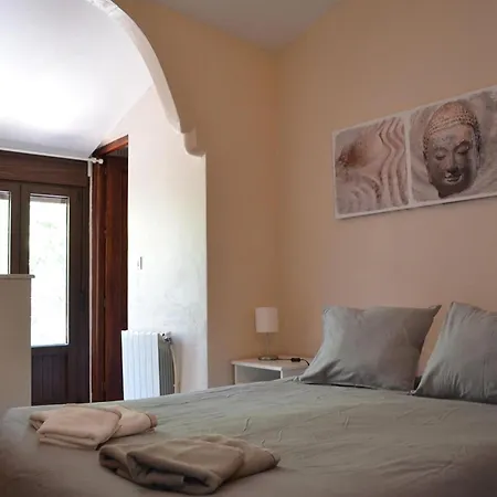 Spacious With Pool Algamitas