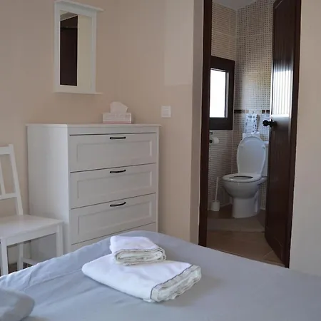 Spacious With Pool