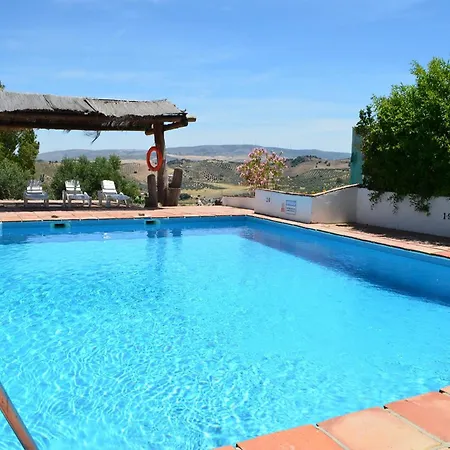 Spacious With Pool *