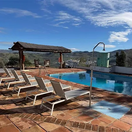 Spacious With Pool * Algamitas